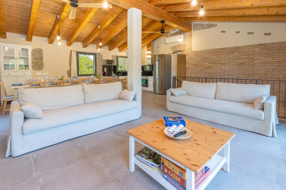 Mas Ca la Rossa House in Garrotxa