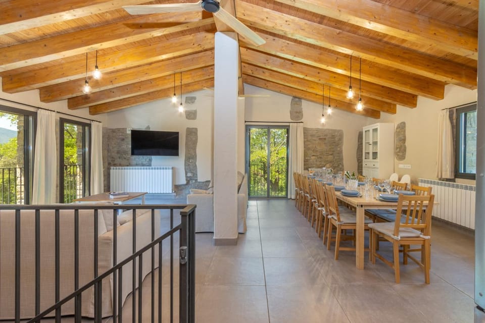 Property building, Kitchen or kitchenette, Living room