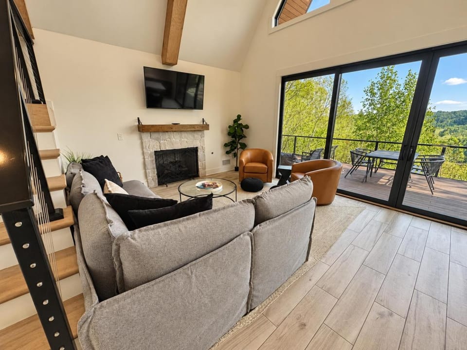 Natural landscape, View (from property/room), Balcony/Terrace, Living room, Seating area, Dining area, fireplace