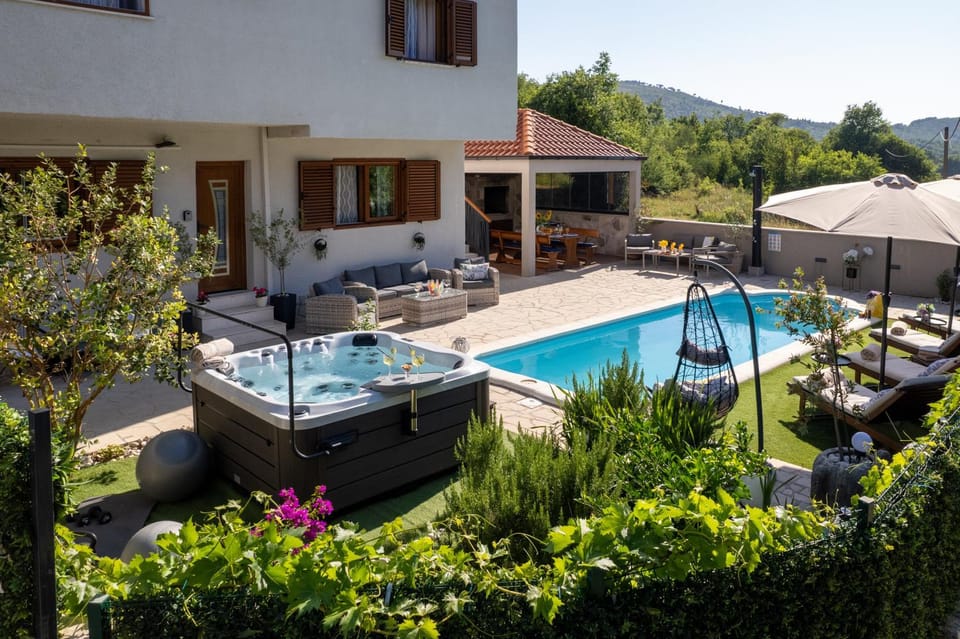 Property building, Swimming pool
