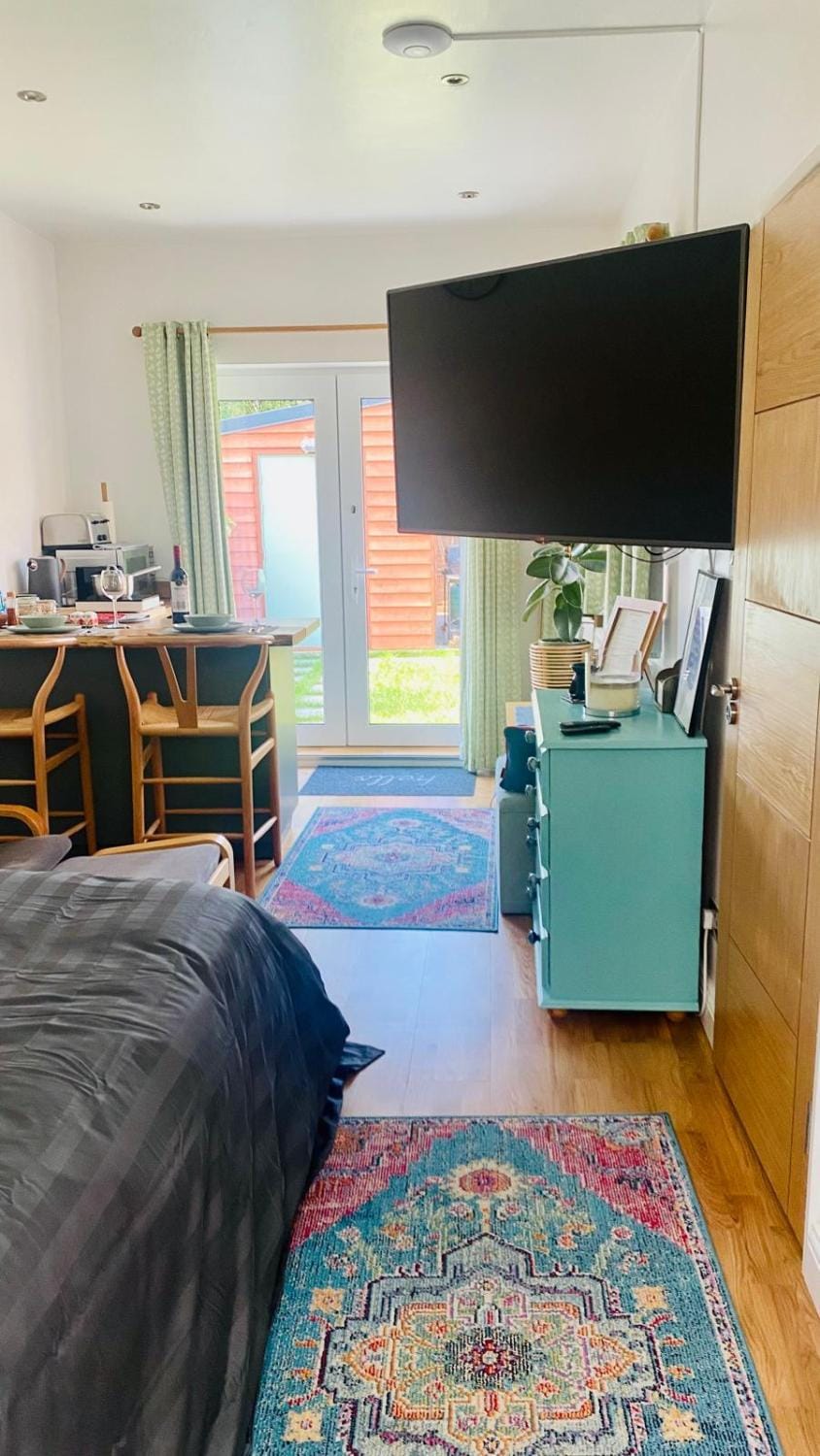 Kitchen or kitchenette, Photo of the whole room, Bedroom