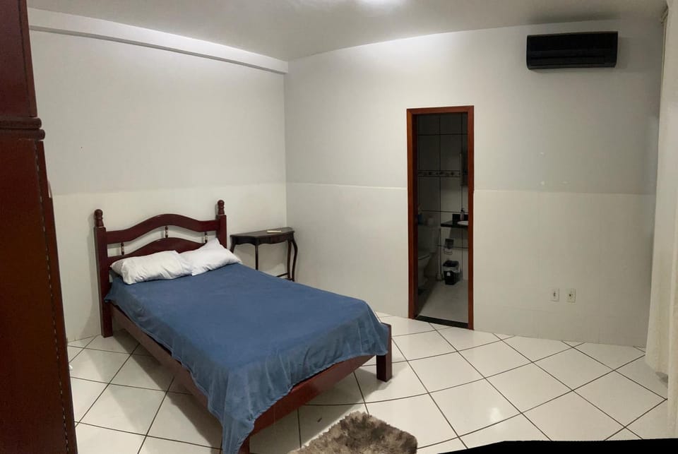 Residência perto do auditório da Puc salão de assembleia TJ, Villa in Goiania