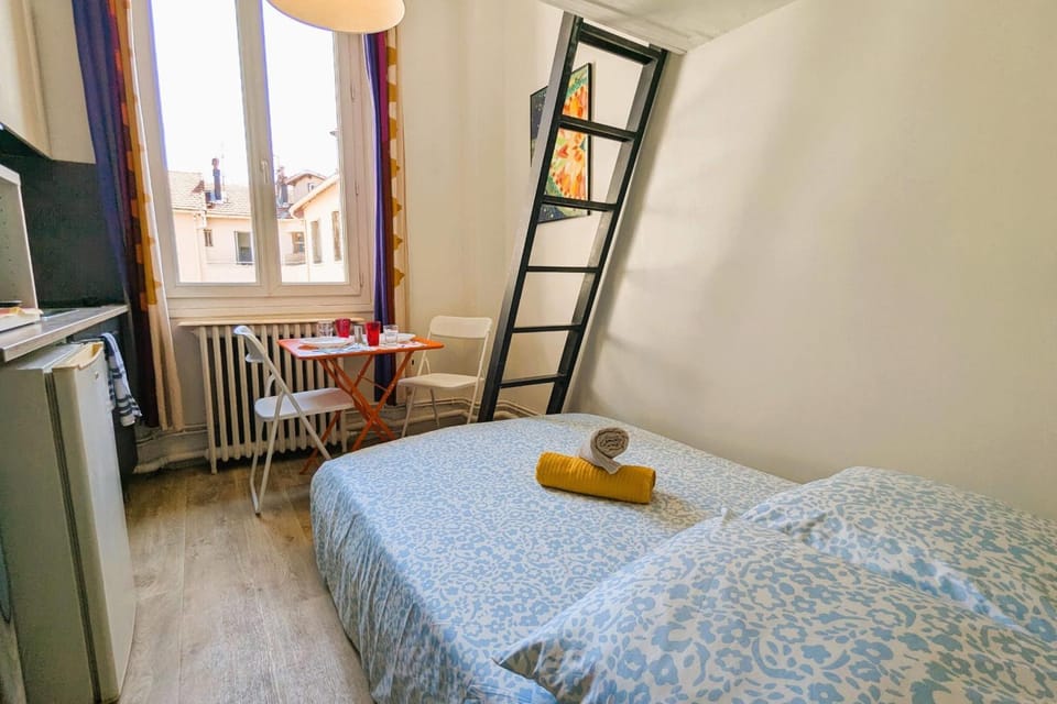 Bright studio - 300 meters from the Port of Toulon Apartment in Toulon