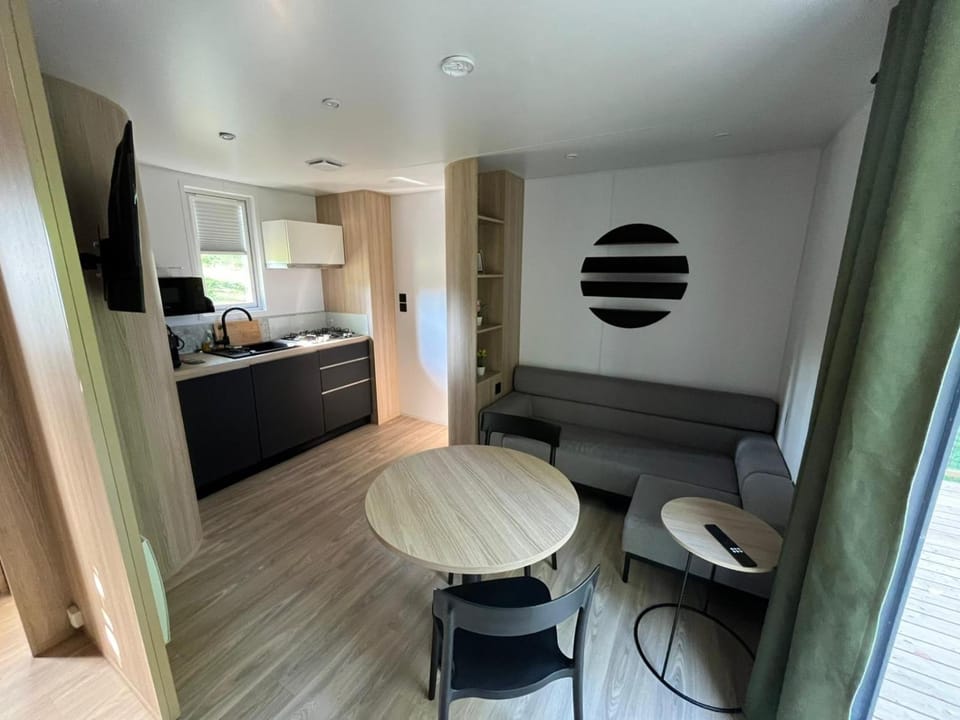 Kitchen or kitchenette, Living room, Dining area