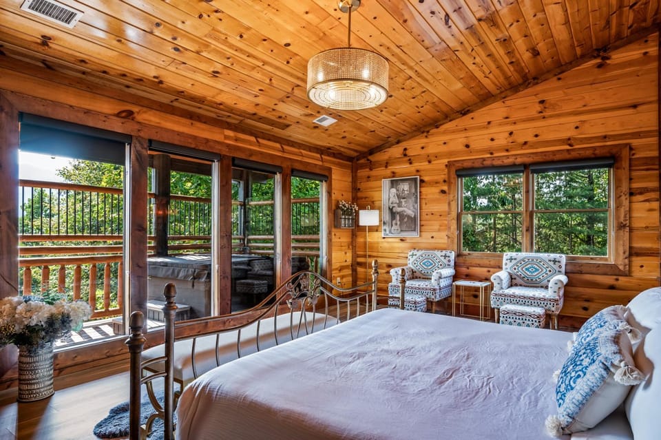 The Treasure Of Tennessee View 2 Hot Tubs Pool House in Pittman Center