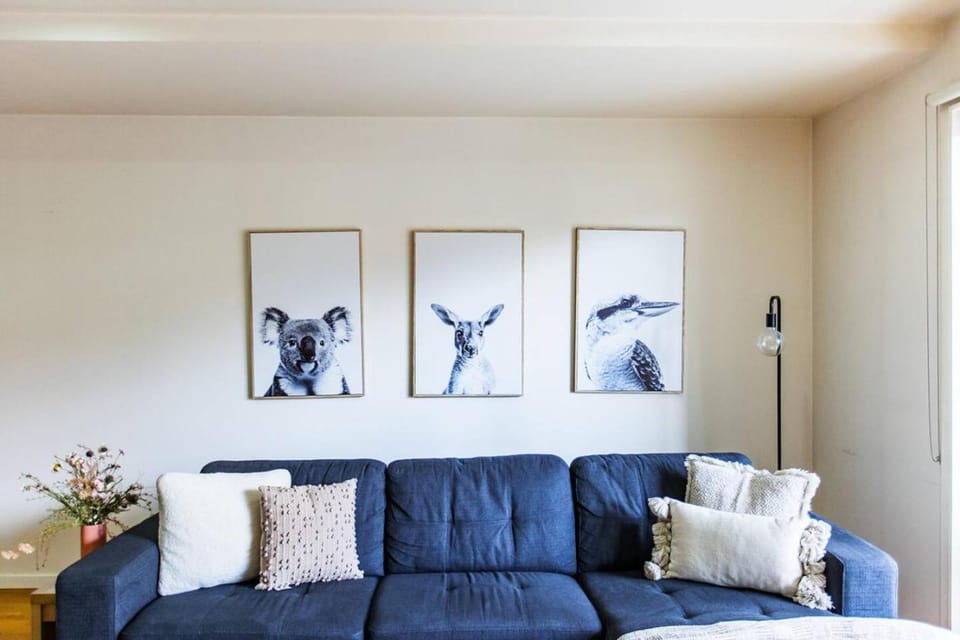 Penny 2BR Stylish Brunswick Stay with Parking Apartment in Melbourne