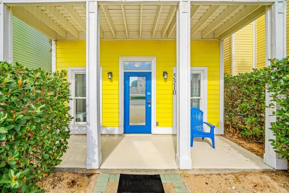 Property building, Facade/entrance