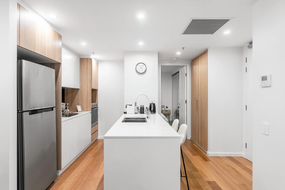 Coffee/tea facilities, Kitchen or kitchenette, oven, stove, toaster