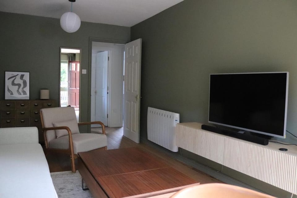 Modern 1 Bed - Free Parking - Long Stay Ready Apartment in Oxford