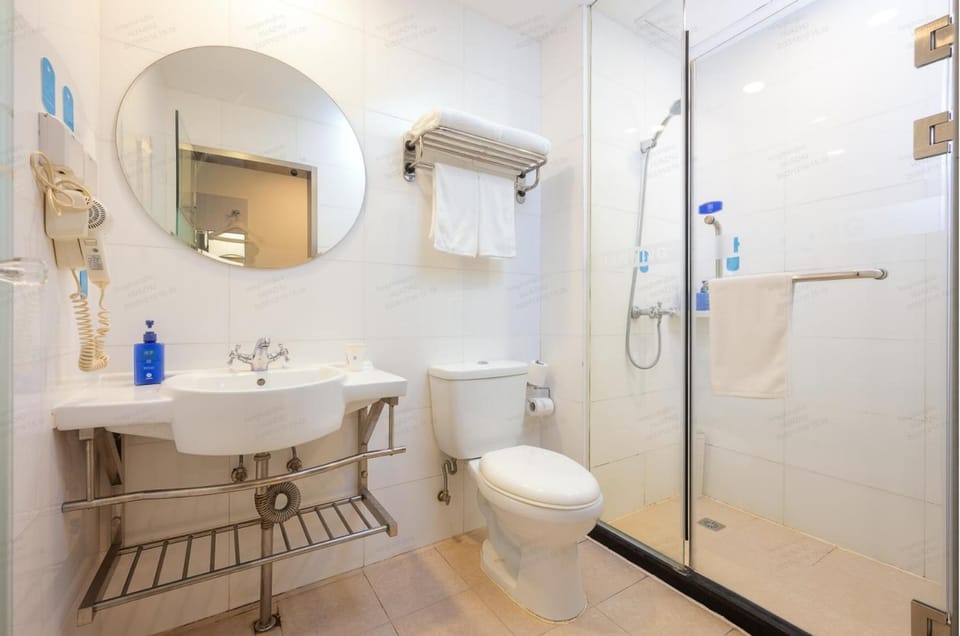 Shower, Toilet, bidet