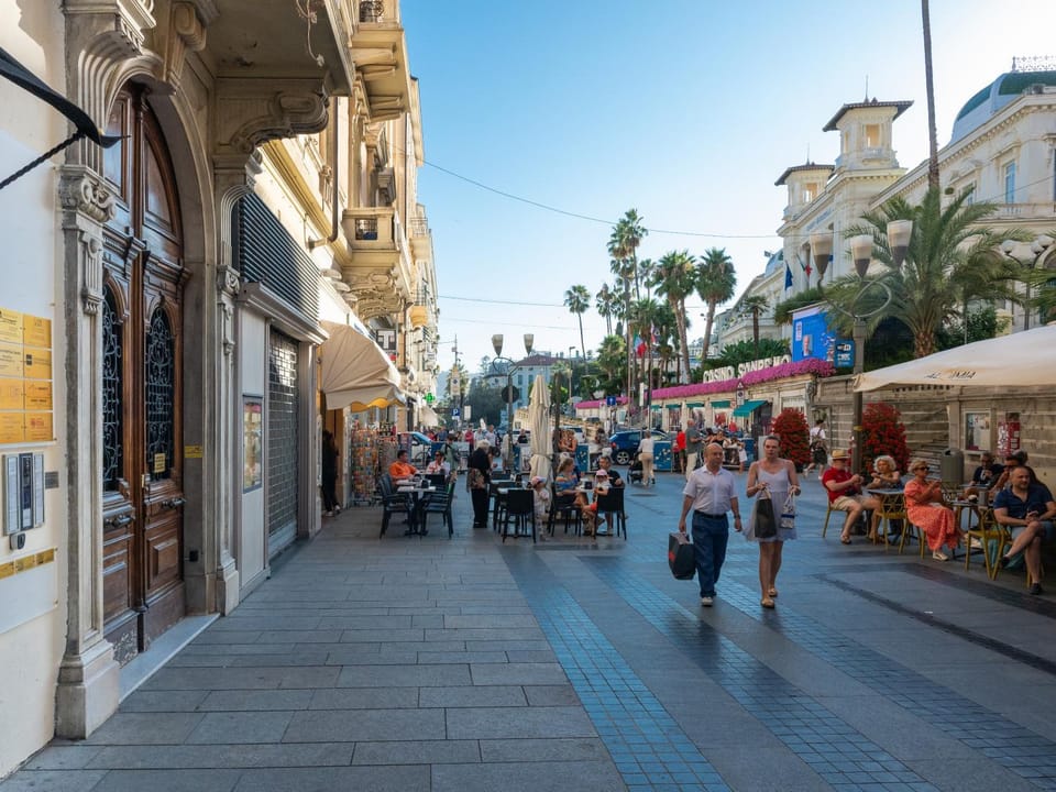 Neighbourhood, Street view, Location