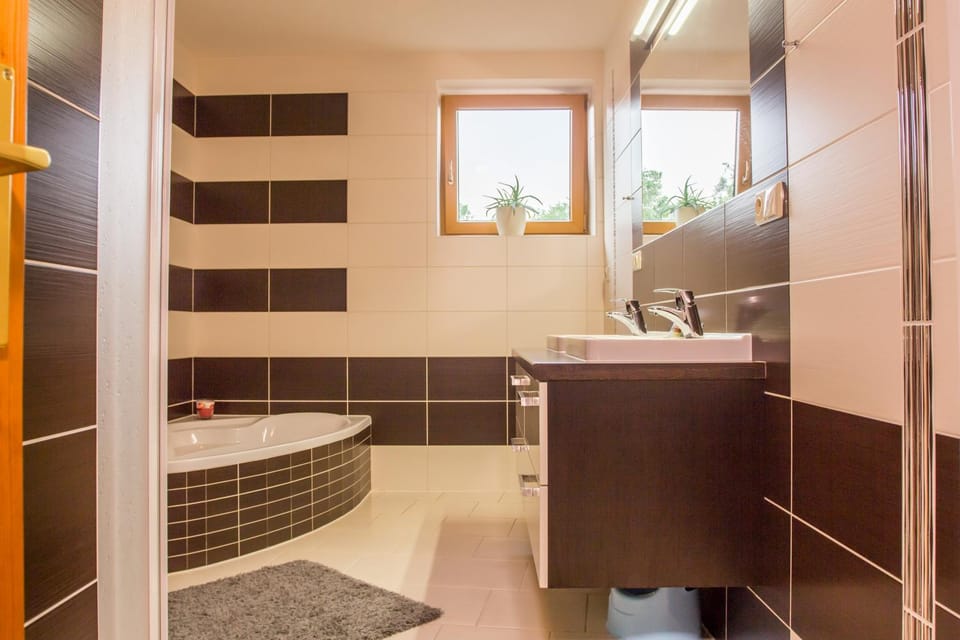 Bathroom, Bath