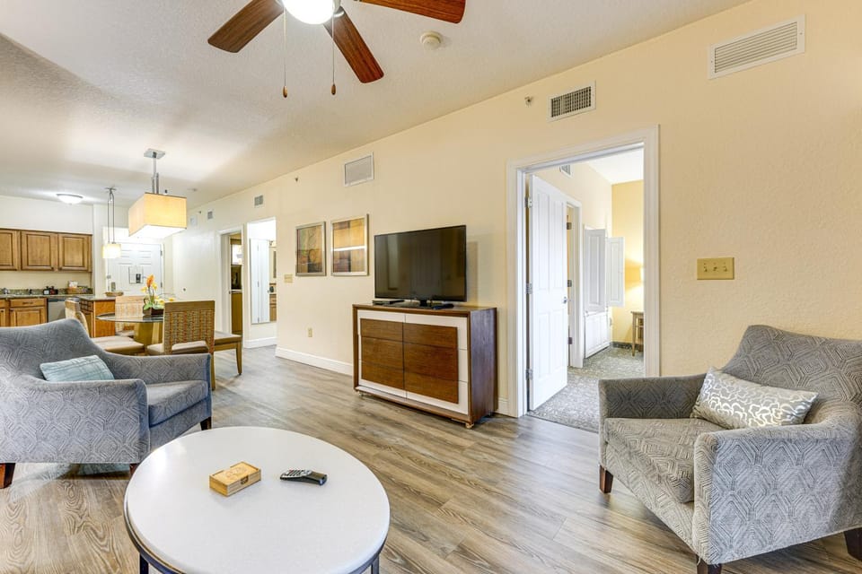 Poolside Bliss & Theme Park Thrills: Orlando Oasis House in Orlando