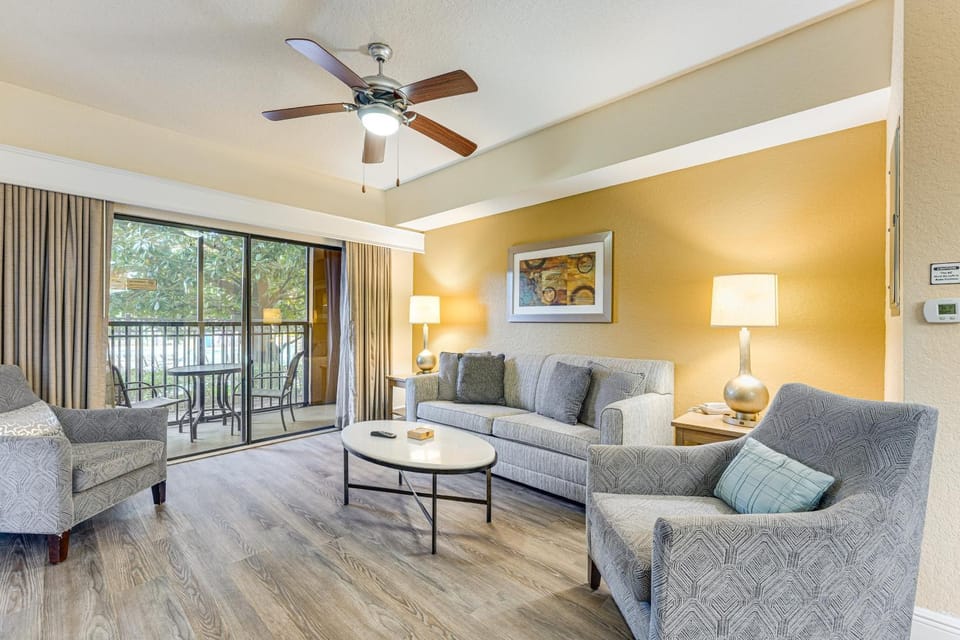 Poolside Bliss & Theme Park Thrills: Orlando Oasis House in Orlando