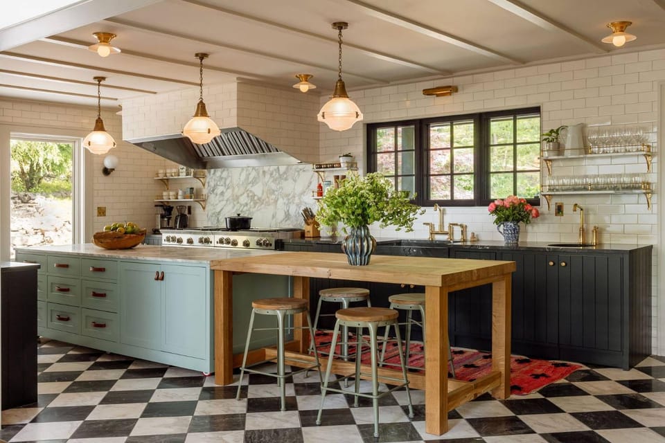 The Carly Fern Lodge House in Willamette Valley
