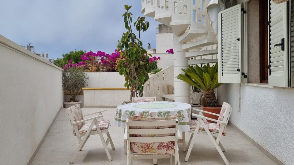 Inner courtyard view