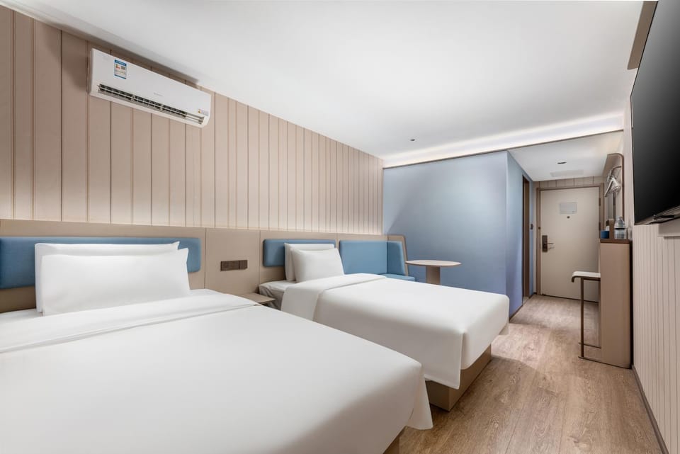 Hanting Hotel Guangzhou Baiyun Station Huangshi West Road Hotel in Guangzhou