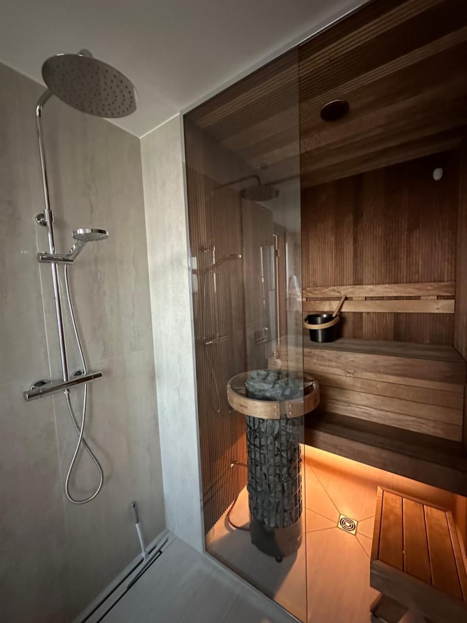 Shower, Sauna, Sauna, Bathroom