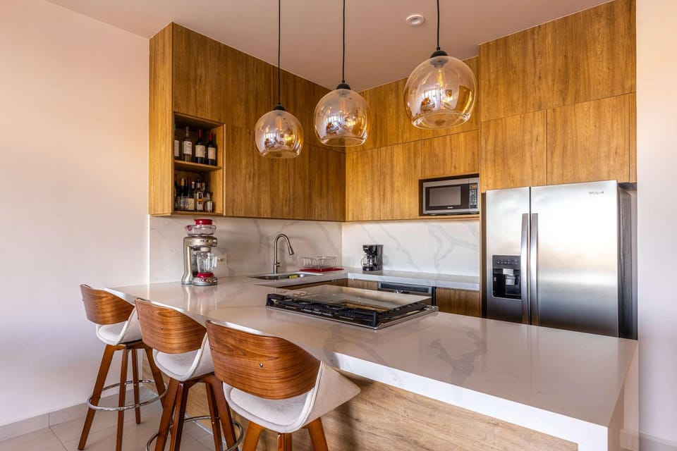 Kitchen or kitchenette, Dining area, oven, stove