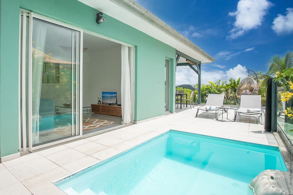 Property building, Patio, Swimming pool