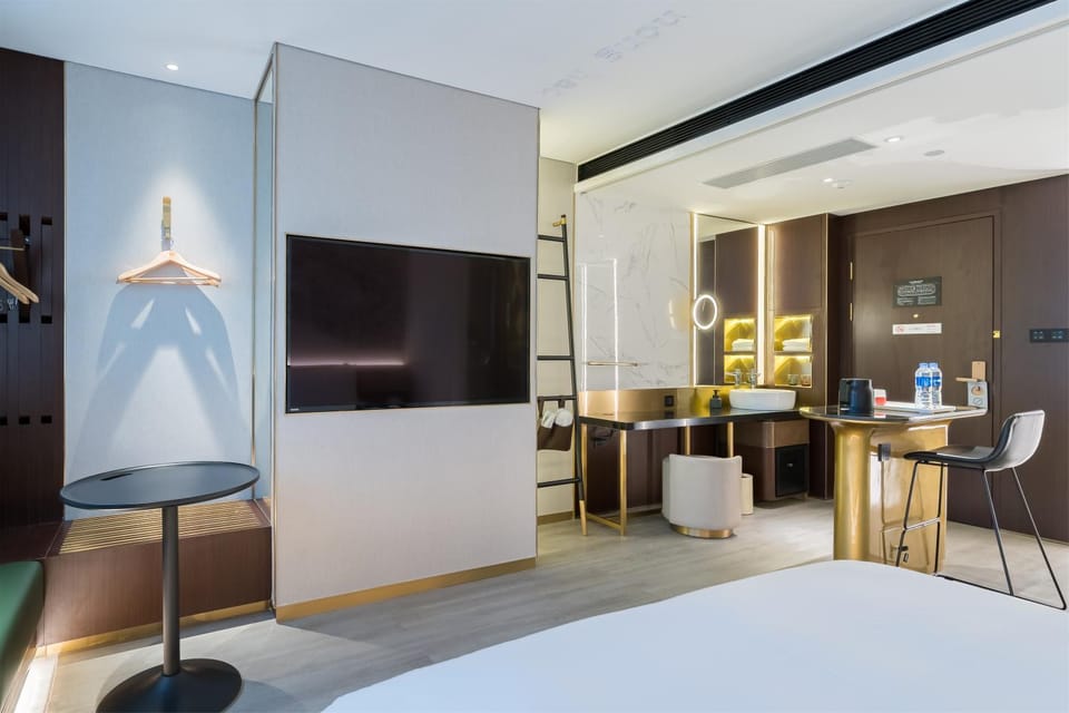 TV and multimedia, Photo of the whole room