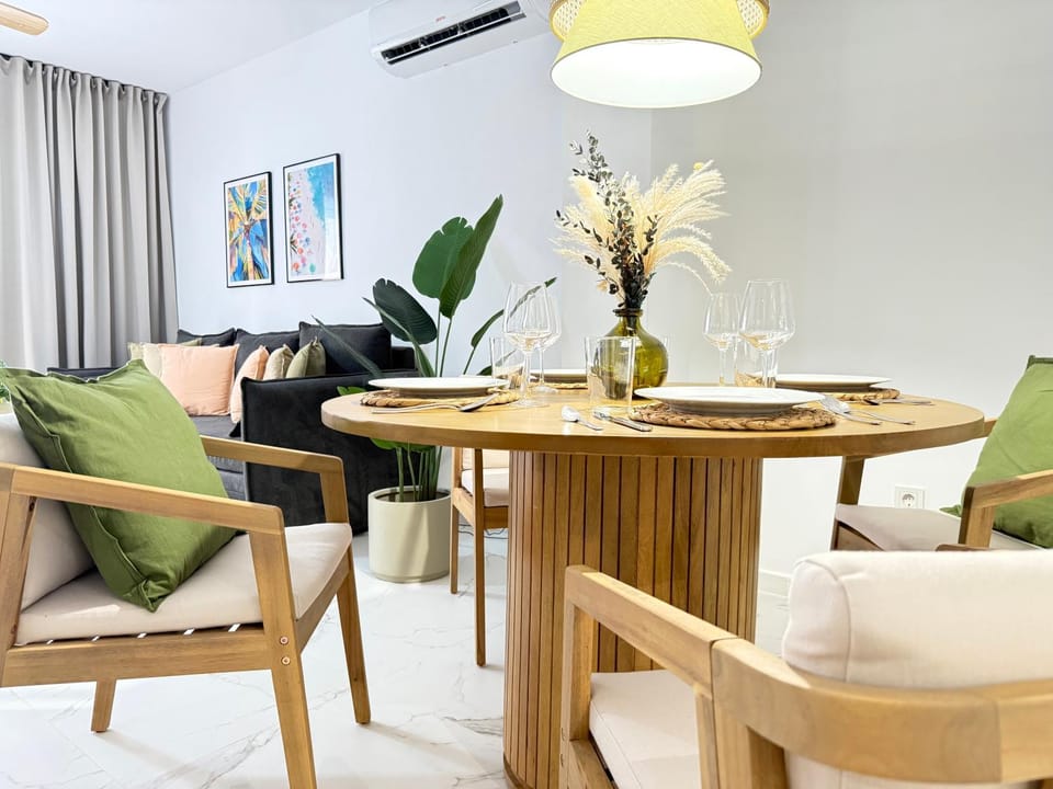 Living room, Seating area, Dining area, air conditioner