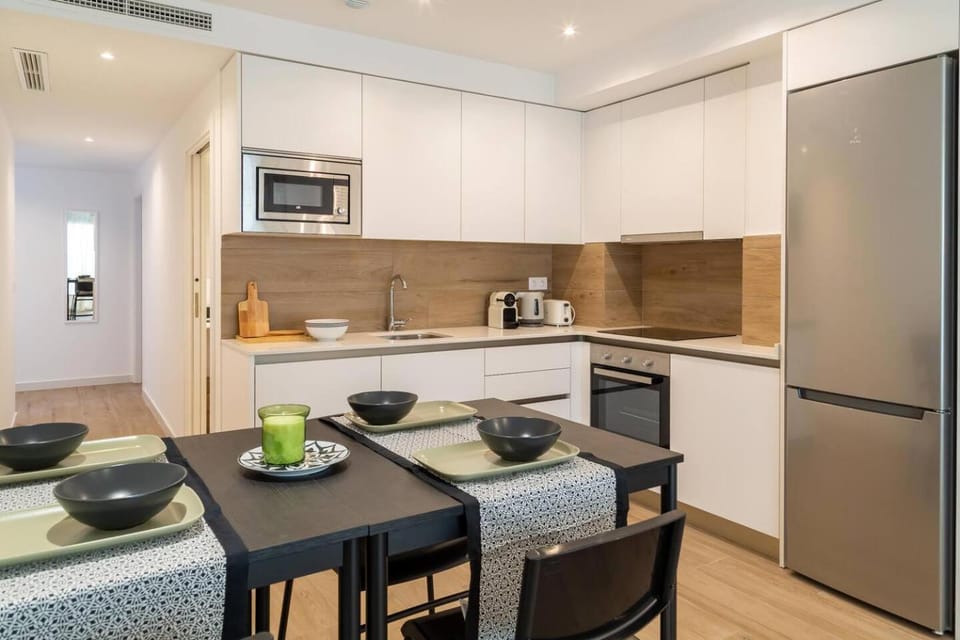 Kitchen or kitchenette, Dining area, dishwasher, oven, stove, toaster