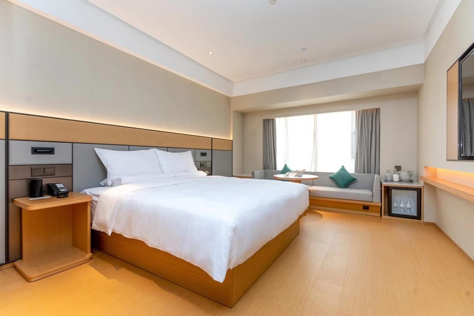 Shower, Toilet, Bed