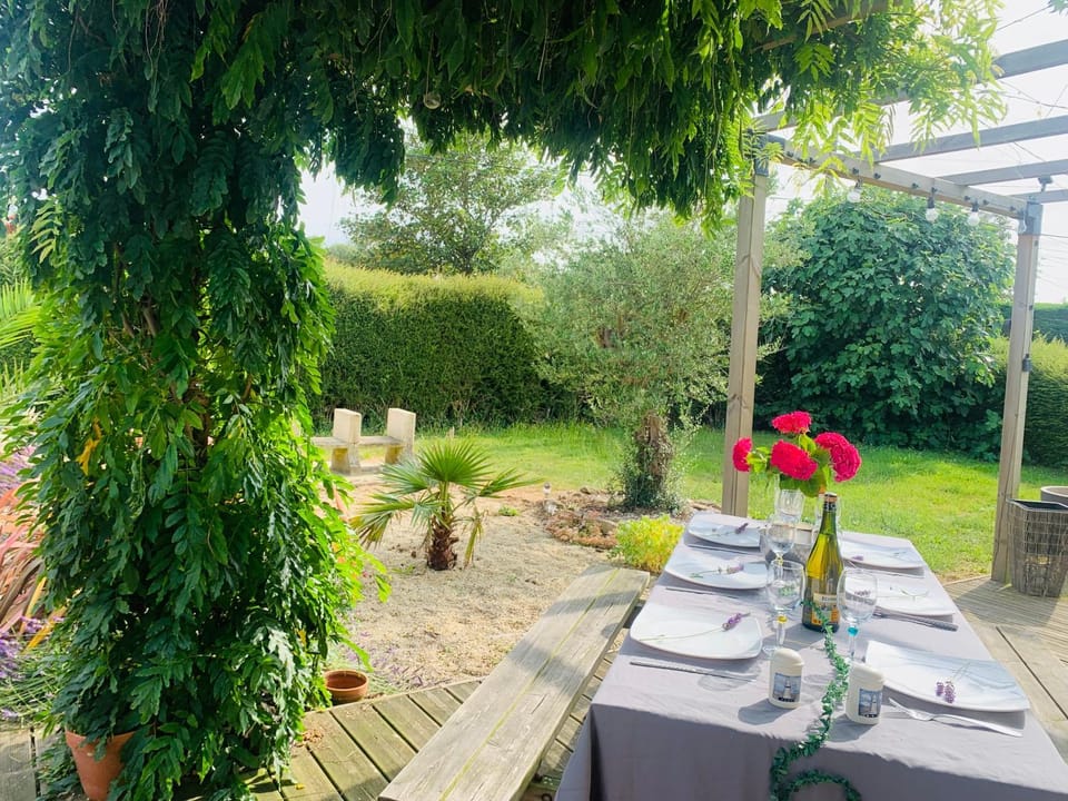 Patio, Garden, Dining area, Garden view