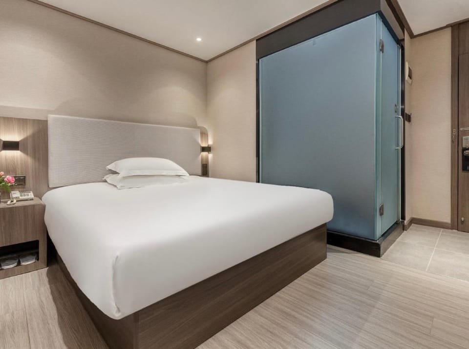 Hanting Hotel Guangzhou Nancun Yuangang Subway Station (formerly Xingnan Avenue Branch) Hotel in Guangzhou