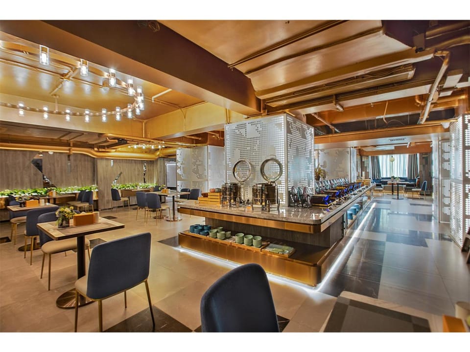 Restaurant/places to eat, Buffet breakfast