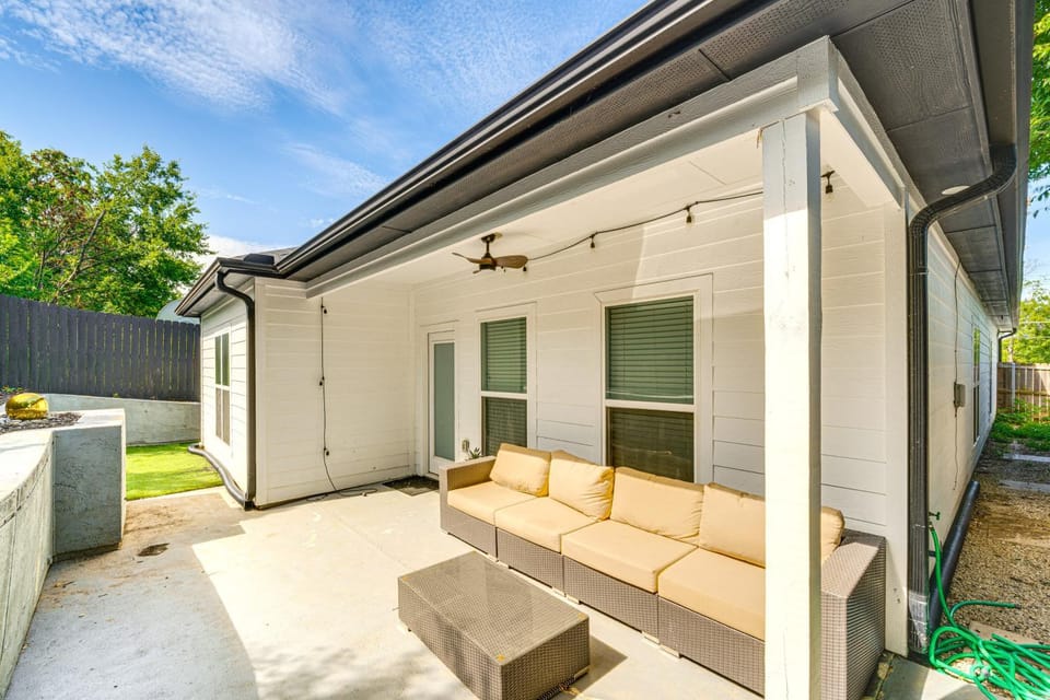3 Mi to Dtwn: Dallas Getaway w/ Game Area! House in Dallas
