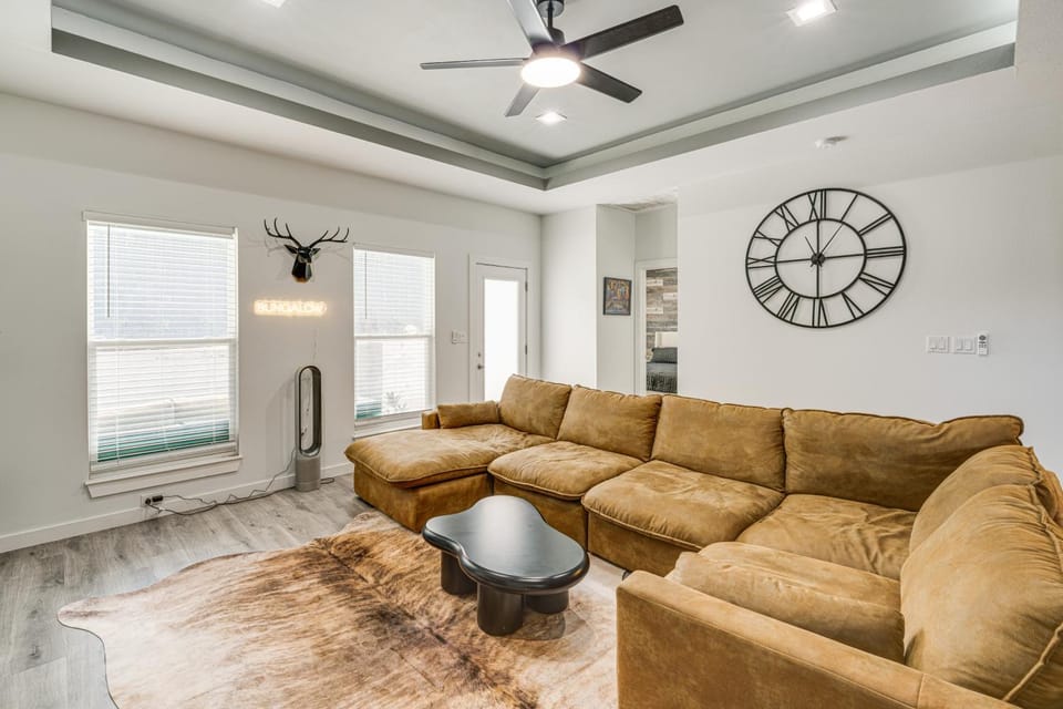 3 Mi to Dtwn: Dallas Getaway w/ Game Area! House in Dallas