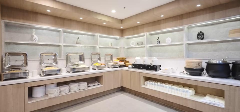Restaurant/places to eat, Food