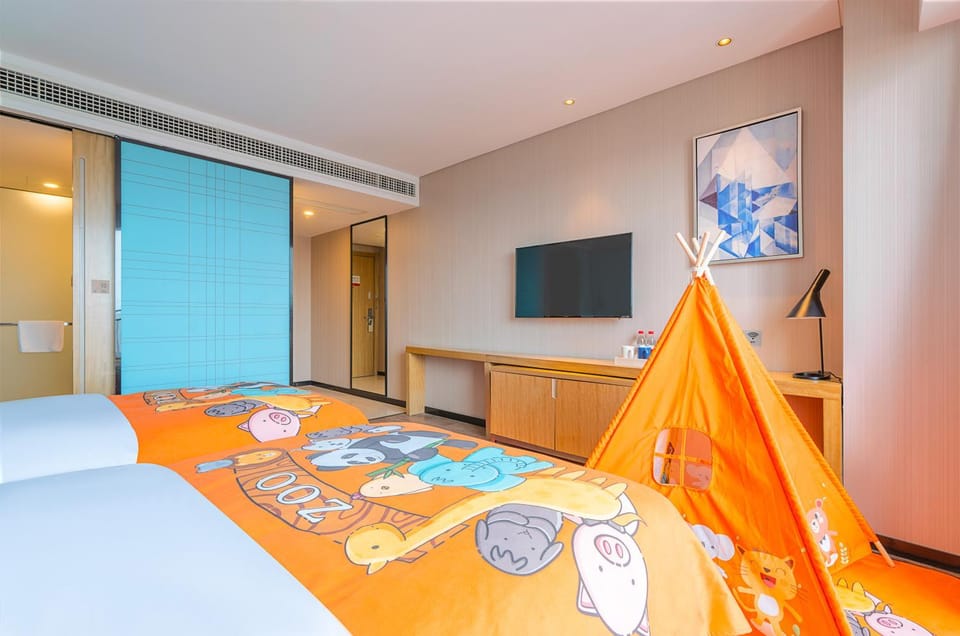 Bed, TV and multimedia