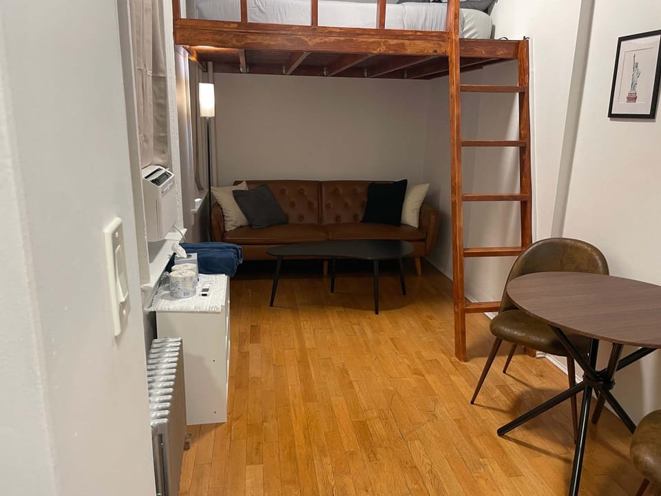 Living room, Seating area, air conditioner