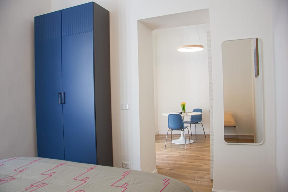 Bed, Photo of the whole room, Bedroom, wardrobe