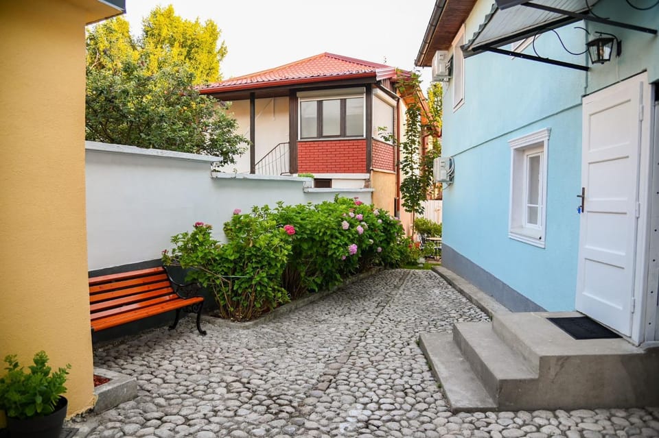 Property building, Garden