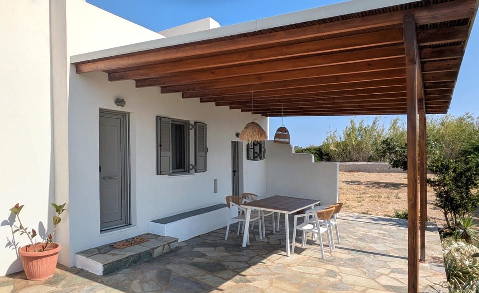 Property building, Patio, Day, View (from property/room), Balcony/Terrace, Dining area