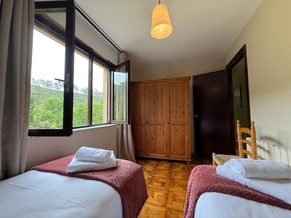 Bed, Photo of the whole room, Bedroom, towels, wardrobe