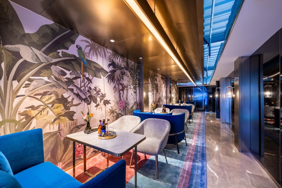 Lounge or bar, Seating area