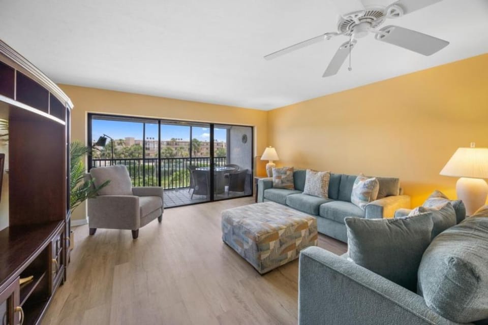 Sandpebble 3F Apartment in Sanibel Island