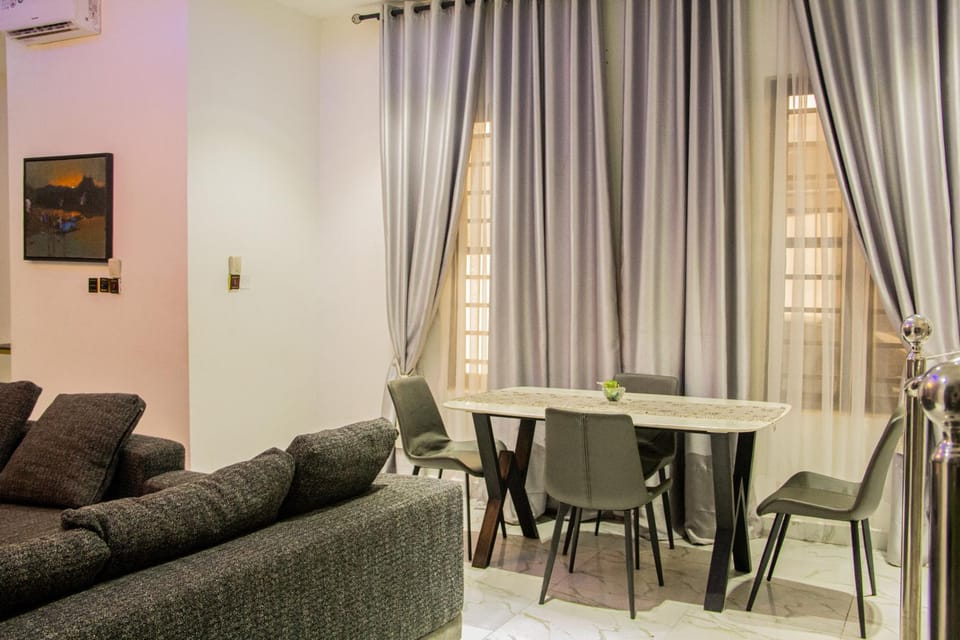 The HavenHaus Luxury 4 Bed in Lekki 24 hrs Power with inverter and Free WiFi Apartment in Lagos, Nigeria
