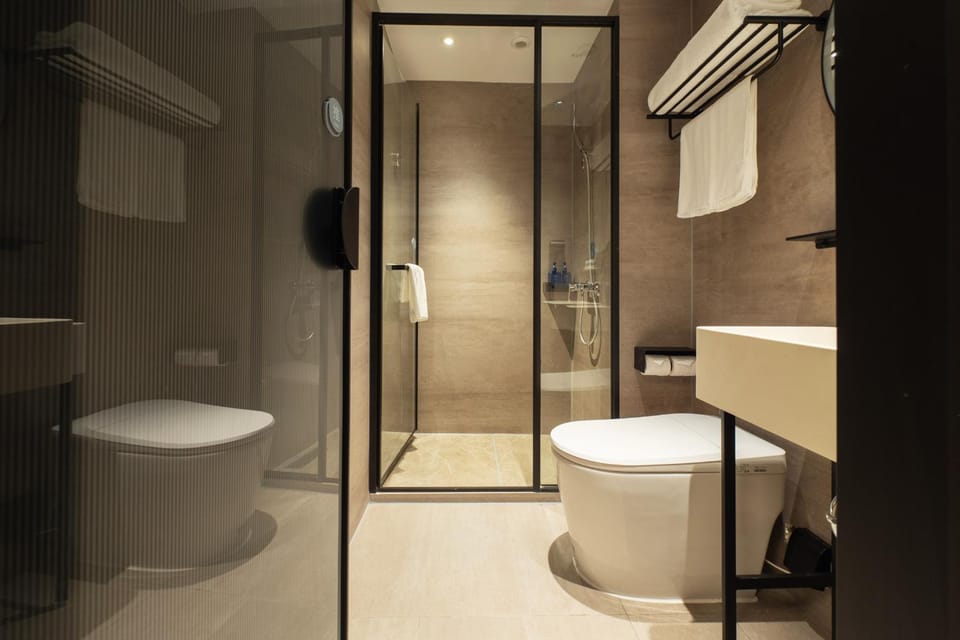 Shower, Toilet, Bathroom