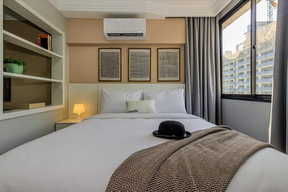 Bed, Day, Bedroom, locker, air conditioner