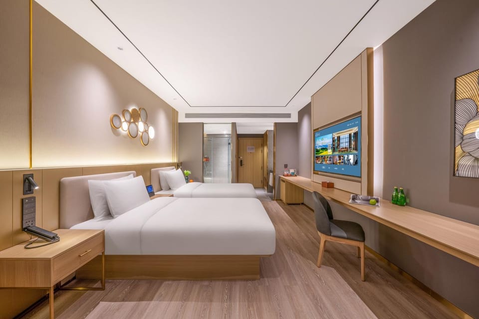 Bed, Photo of the whole room, Seating area