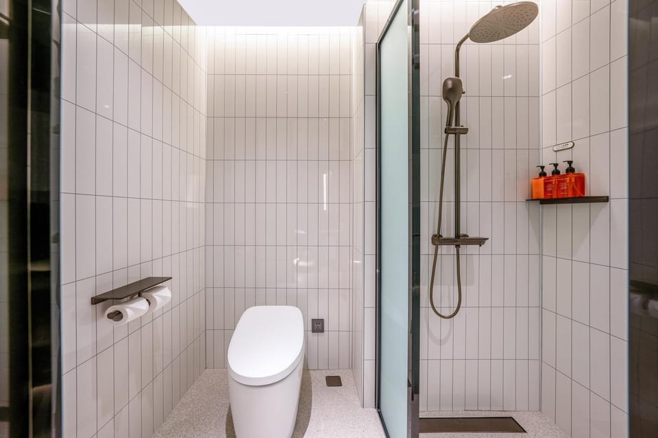Shower, Toilet, Bathroom