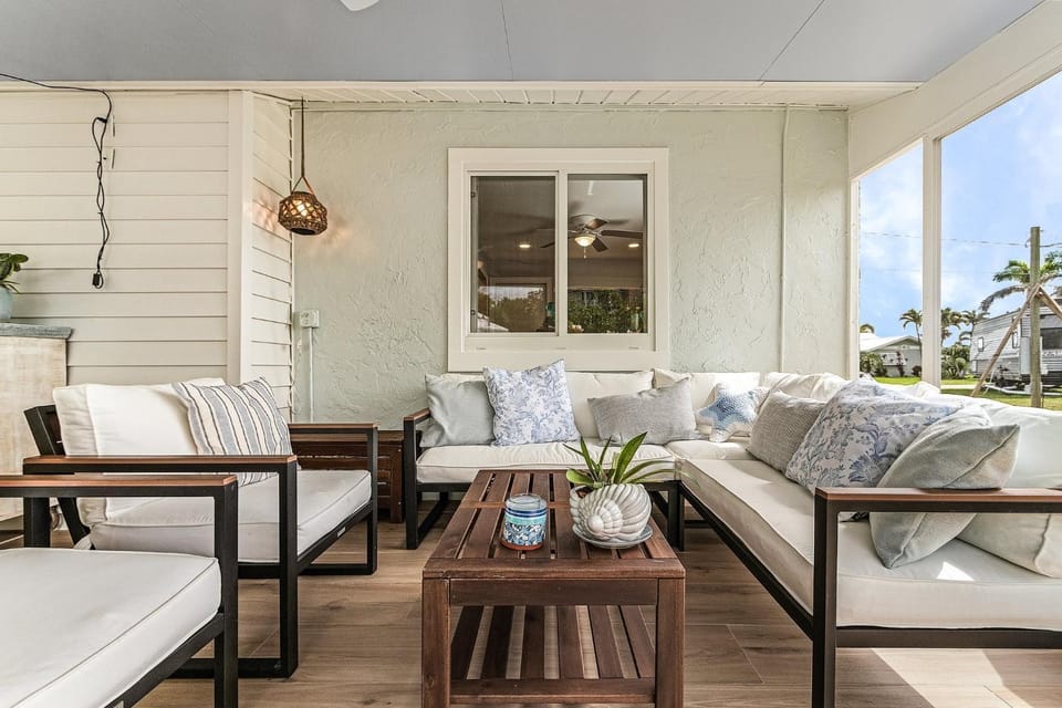 A Magical Moment Near the Beach - Villa Marina - Roelens House in Estero Island