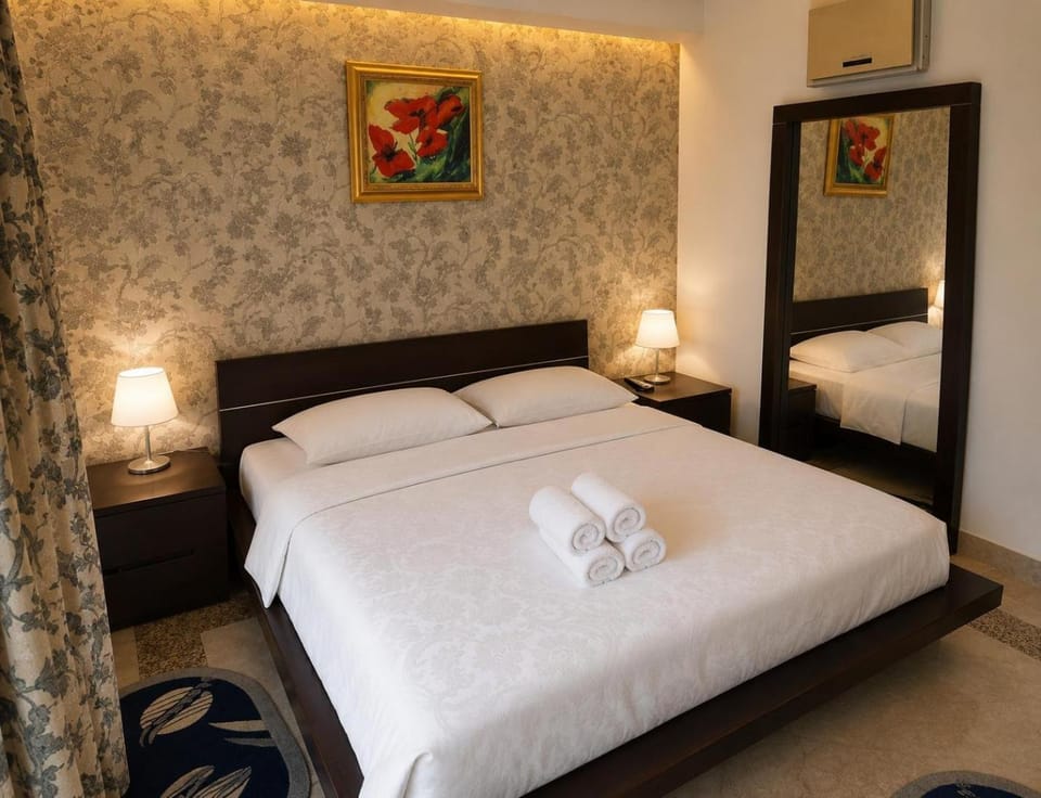 Mamaia nord, apartament 3 camere pe plaja- vedere la mare prima linie Pheonicia resort Apartment in Constanța County