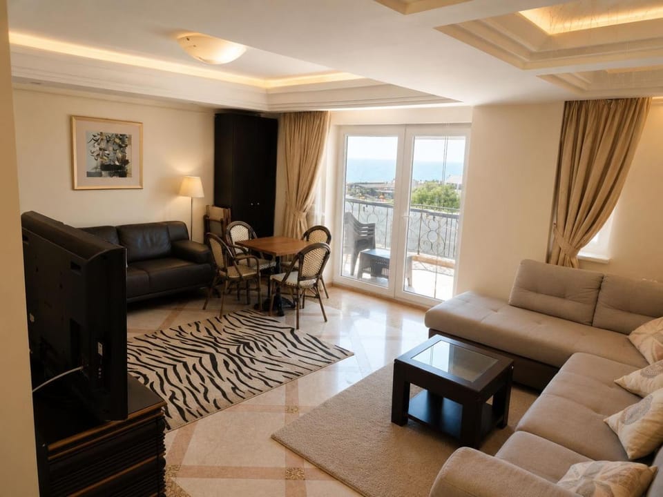 Mamaia nord, apartament 3 camere pe plaja- vedere la mare prima linie Pheonicia resort Apartment in Constanța County